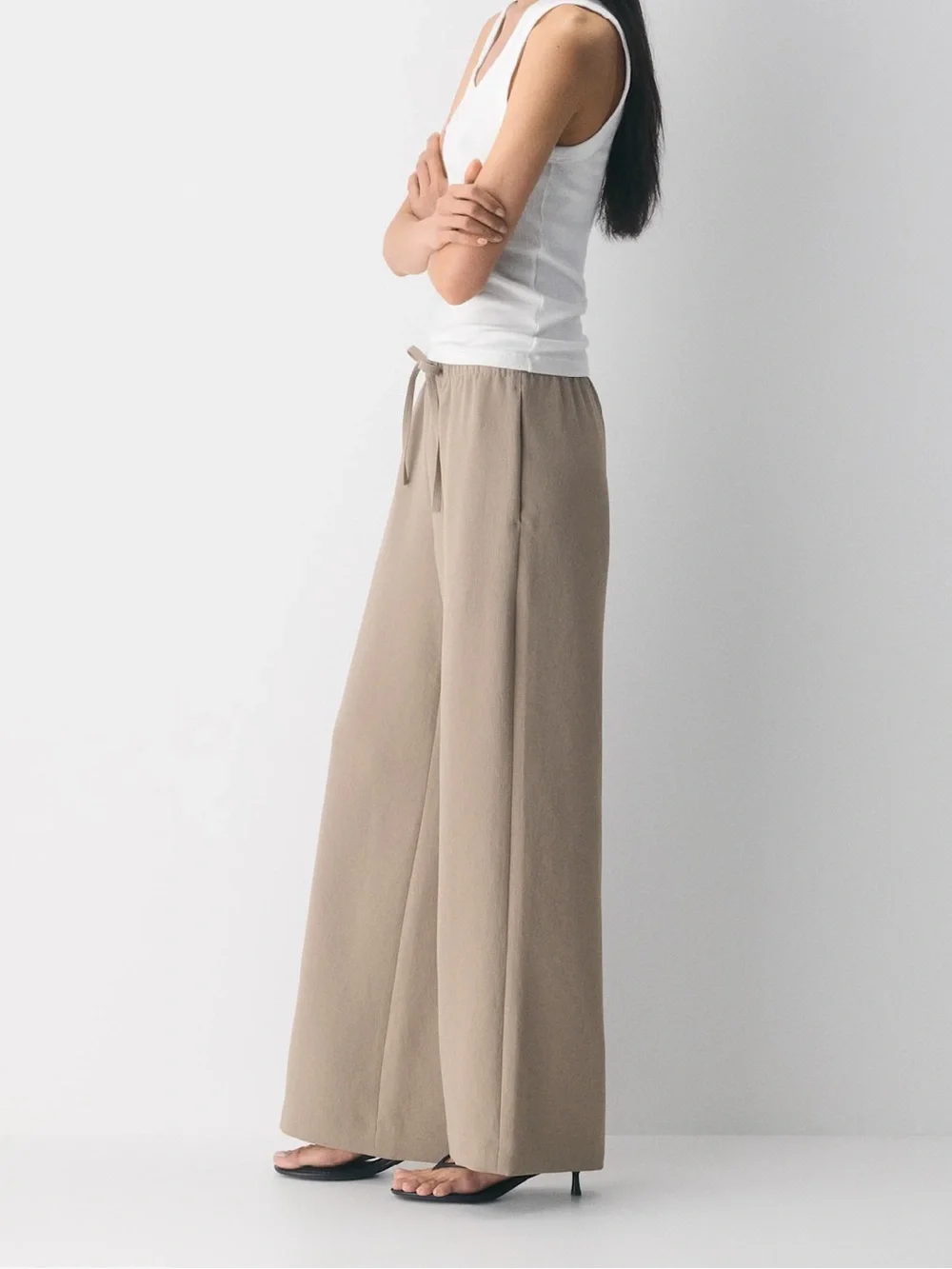 Aritzia The Lodge Pant Wide-Leg in Taupe- Medium SHORT